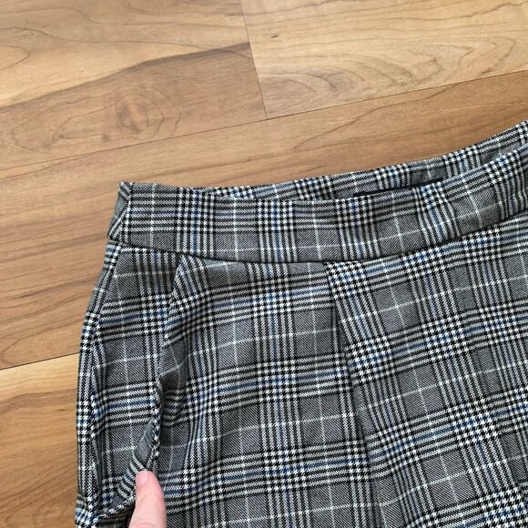 Zara Pleated Plaid Mini Side Zip Shorts Women's Medium Gray Multicolor - Picture 5 of 9